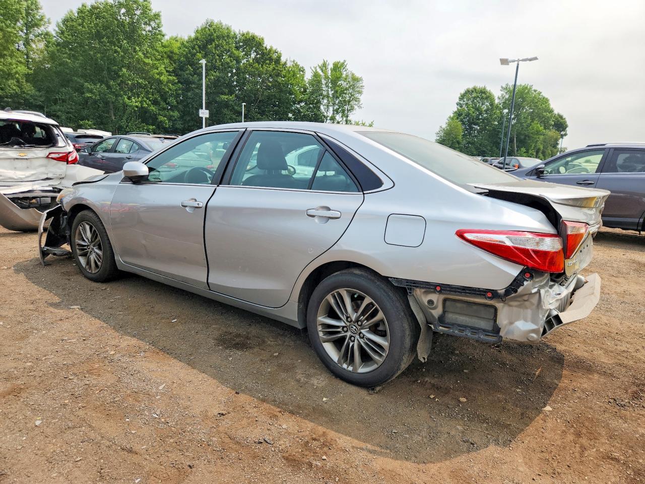 2015 TOYOTA CAMRY SE — снимка 2