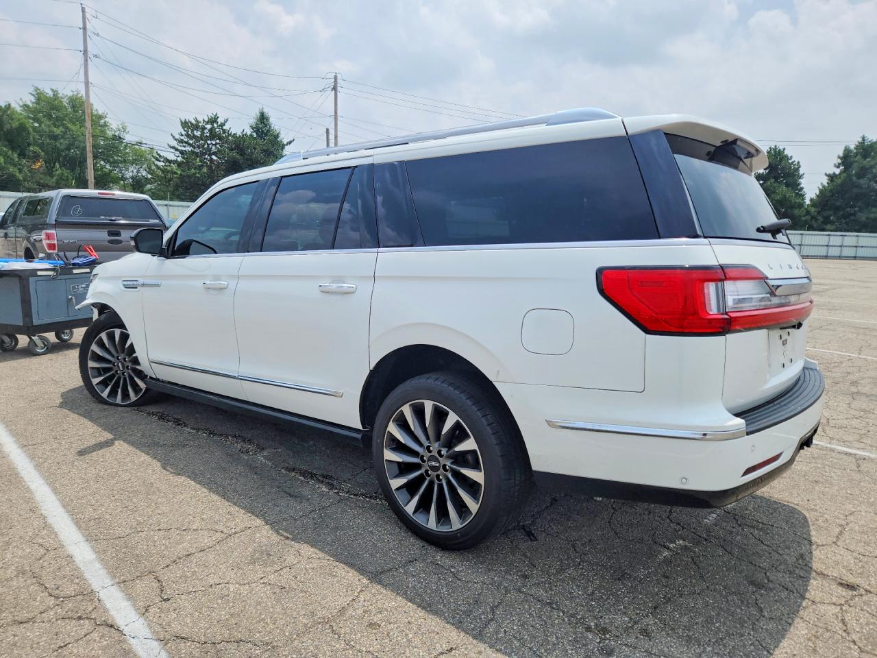 2021 LINCOLN NAVIGATOR L RESERVE — снимка 2
