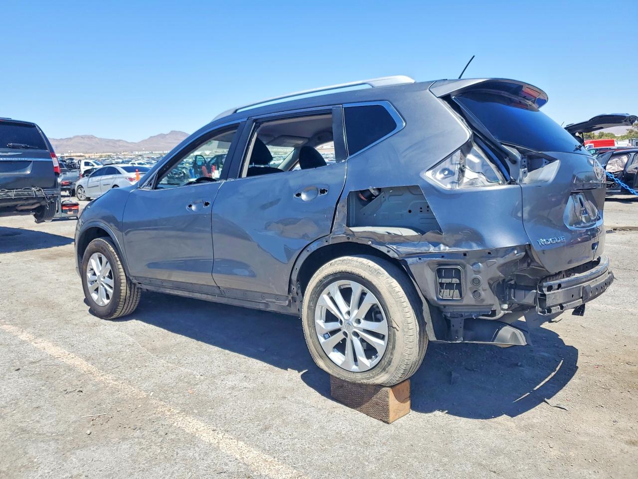 2016 NISSAN ROGUE SV — снимка 2