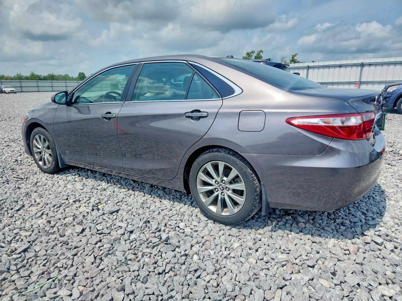 2015 TOYOTA CAMRY XLE — снимка 2