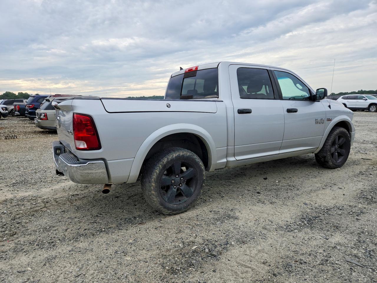 2015 RAM 1500 SLT — снимка 3