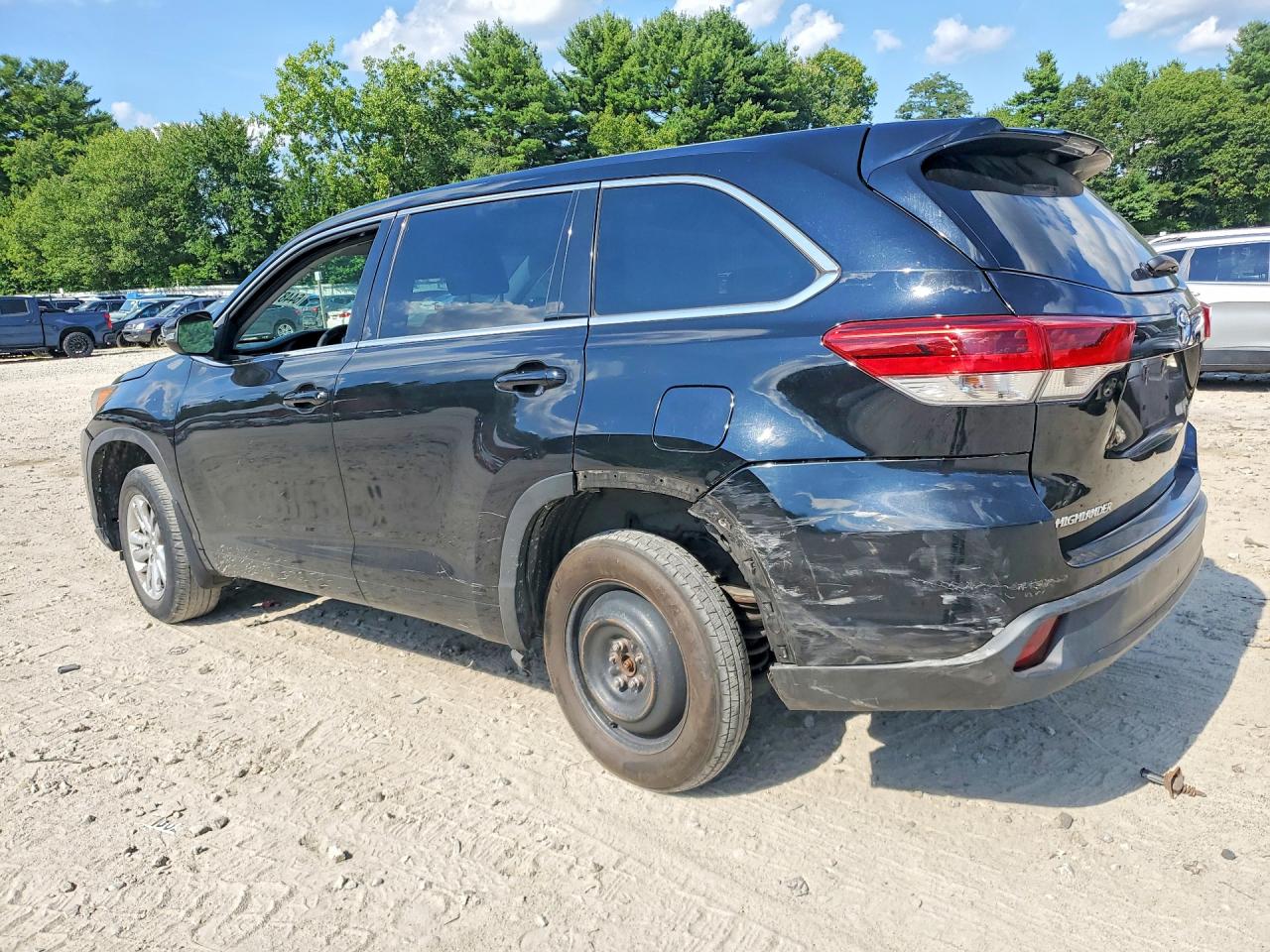2018 TOYOTA HIGHLANDER LE — снимка 2