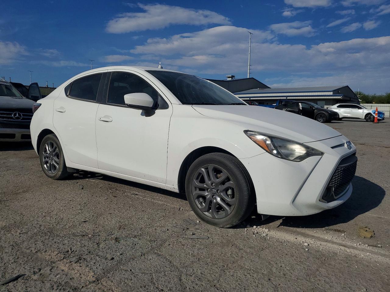 2019 TOYOTA YARIS LE — снимка 4