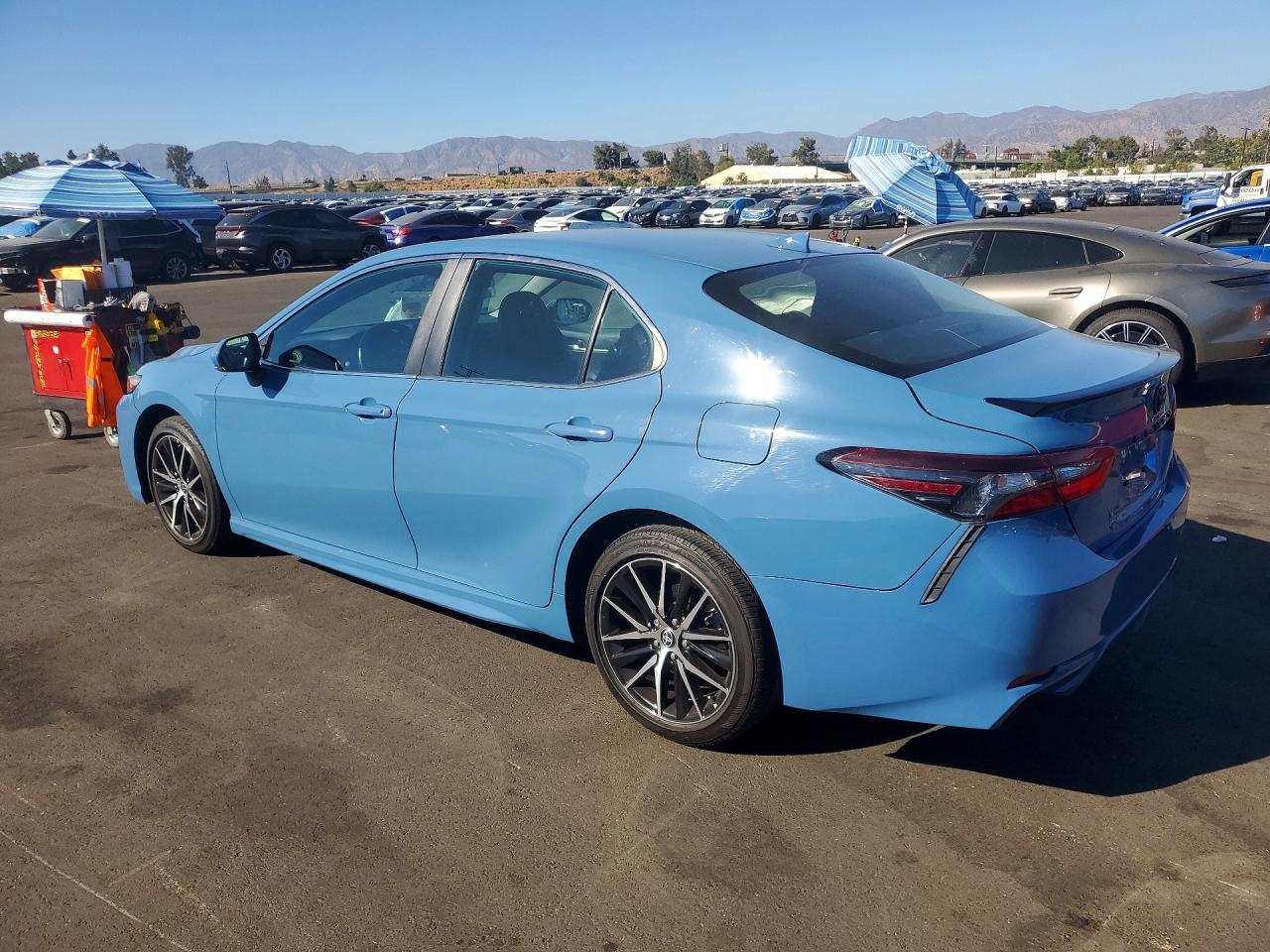 2023 TOYOTA CAMRY SE — снимка 2