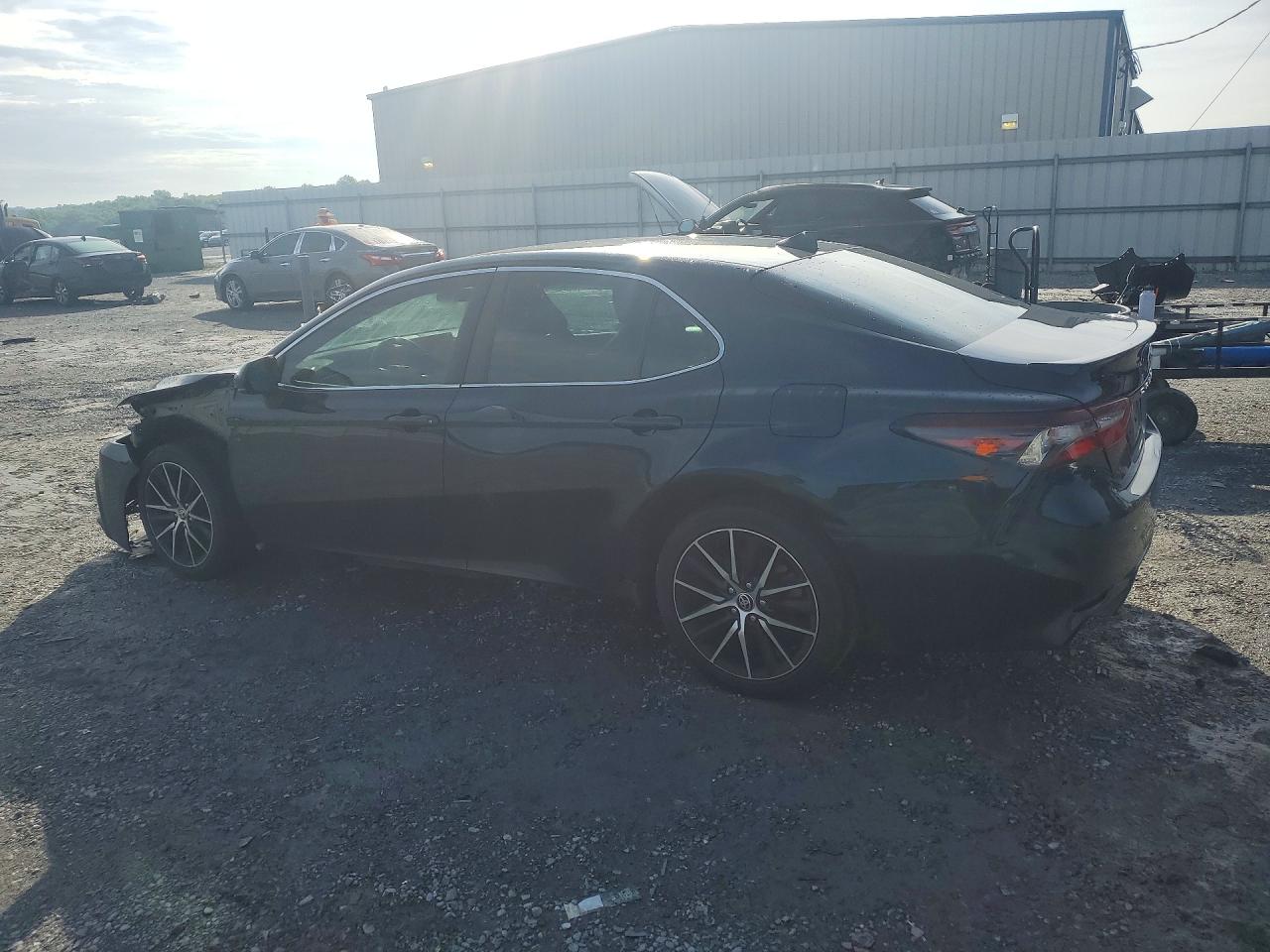 2021 TOYOTA CAMRY SE — снимка 2