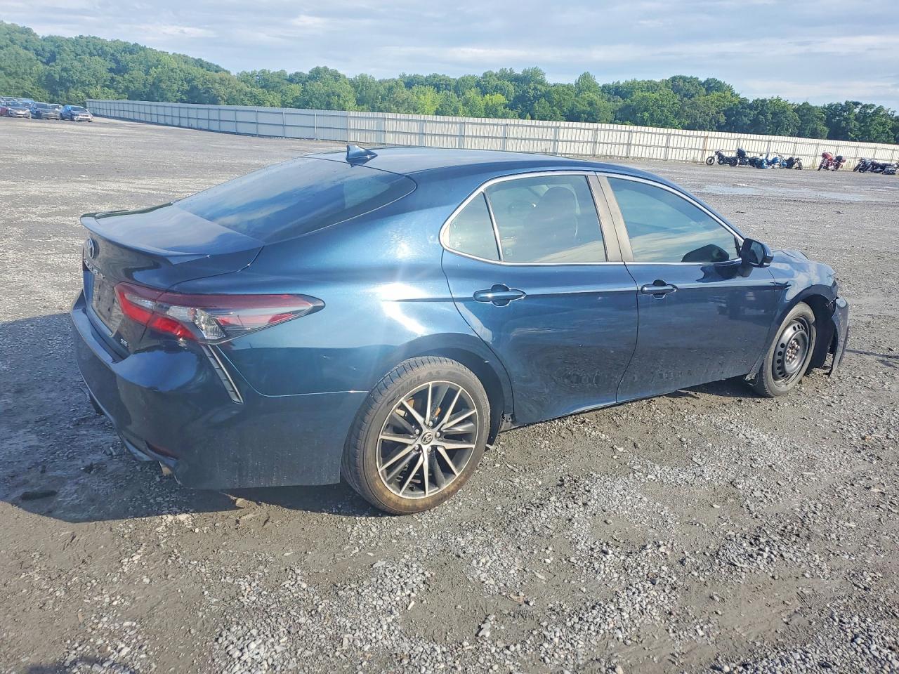 2021 TOYOTA CAMRY SE — снимка 3