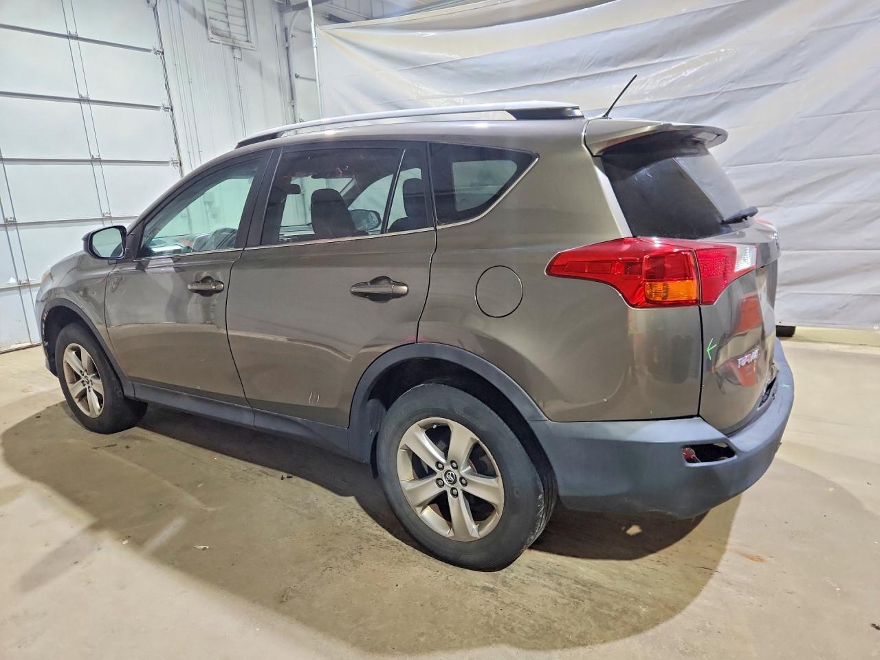 2015 TOYOTA RAV4 XLE — снимка 2