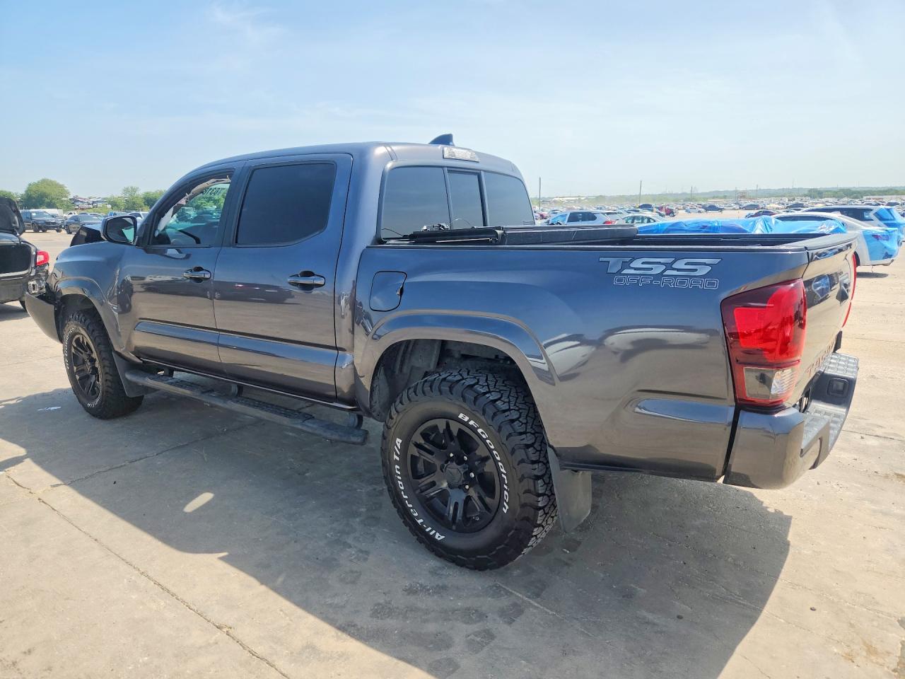 2022 TOYOTA TACOMA SR — снимка 2