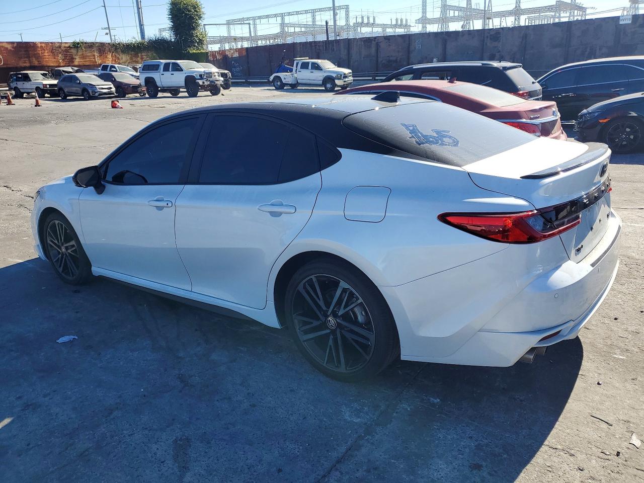 2025 TOYOTA CAMRY XSE — снимка 2
