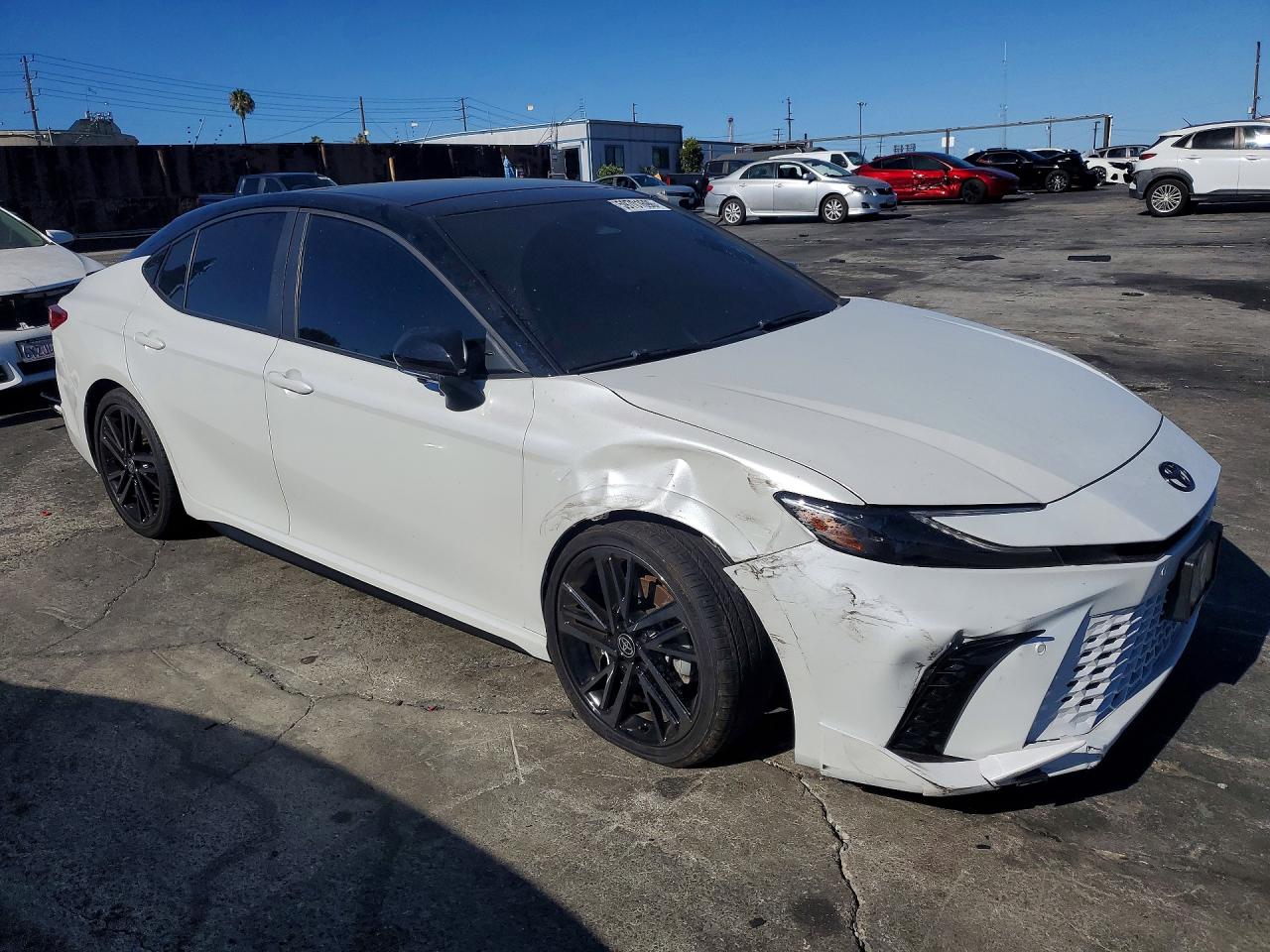 2025 TOYOTA CAMRY XSE — снимка 4