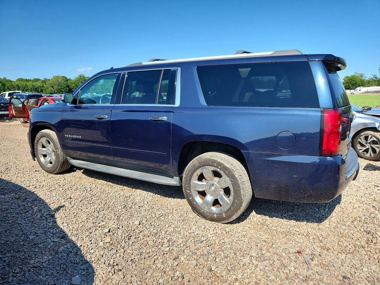 2017 CHEVROLET SUBURBAN K1500 PREMIER — снимка 2