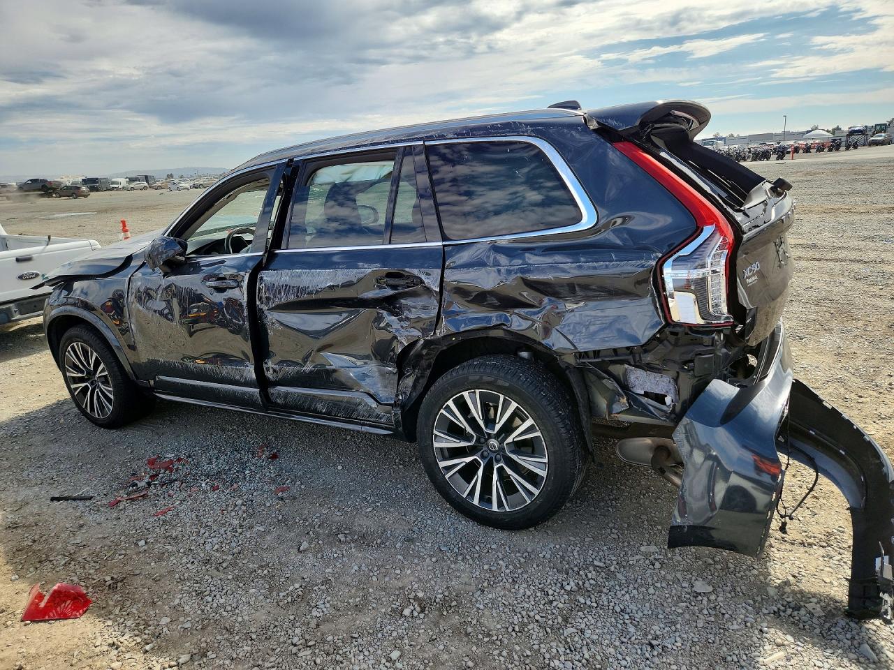 2022 VOLVO XC90 T5 MOMENTUM — снимка 2
