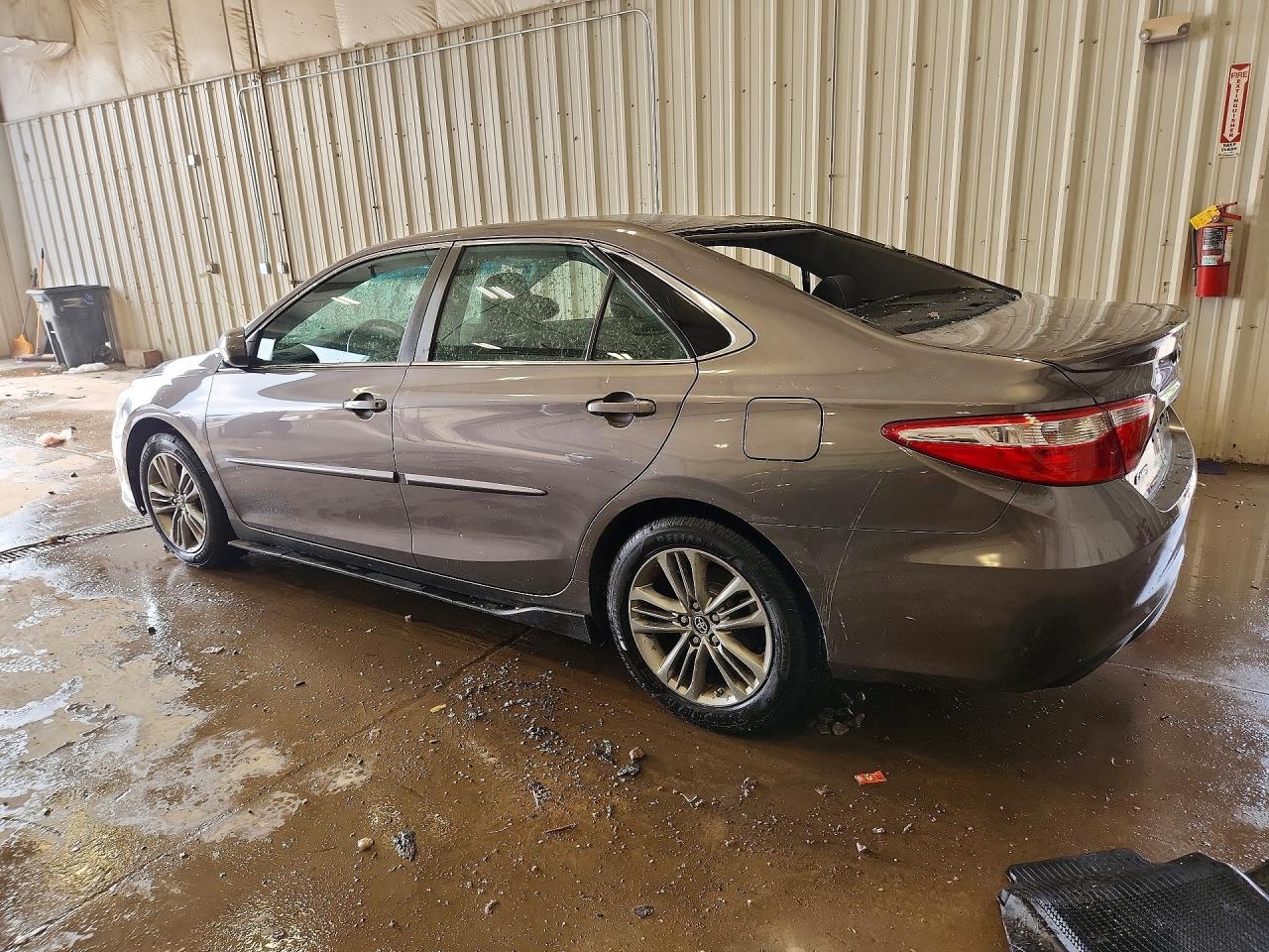 2017 TOYOTA CAMRY SE — снимка 2