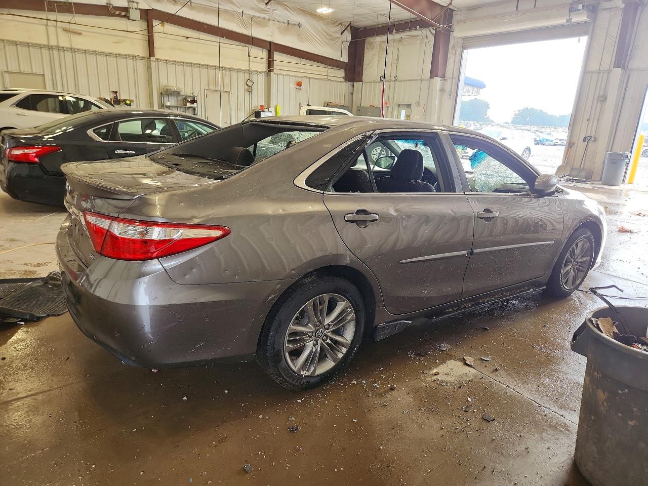 2017 TOYOTA CAMRY SE — снимка 3