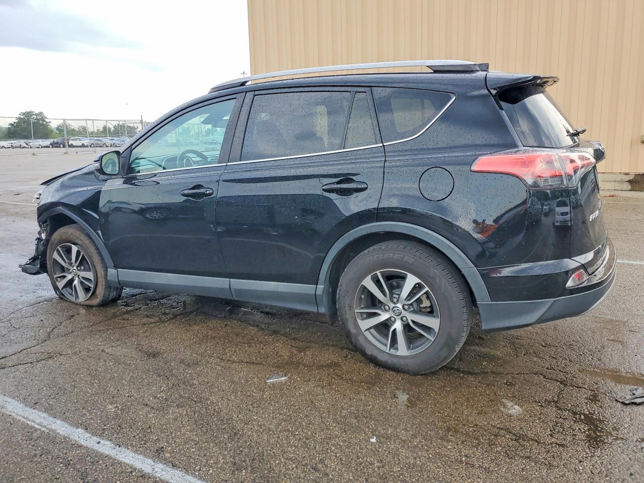 2018 TOYOTA RAV4 XLE — снимка 2