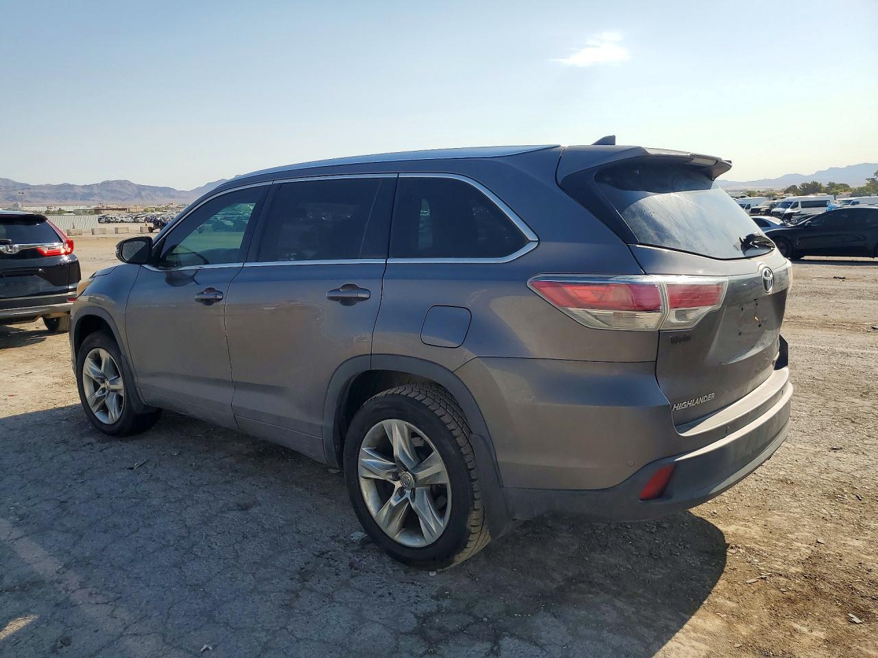 2015 TOYOTA HIGHLANDER LIMITED — снимка 2