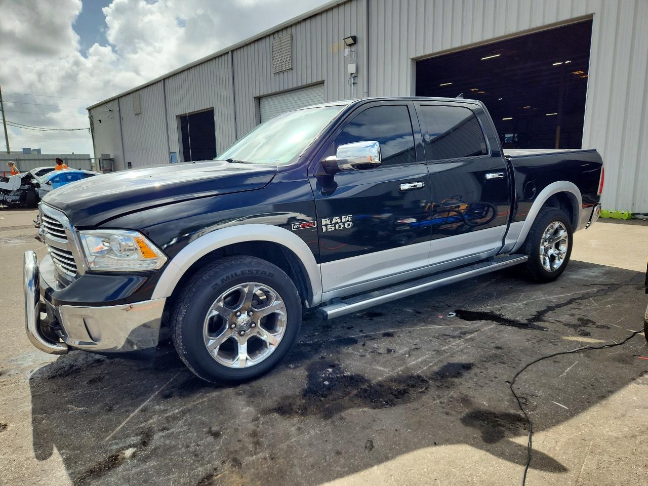 2016 RAM 1500 LARAMIE