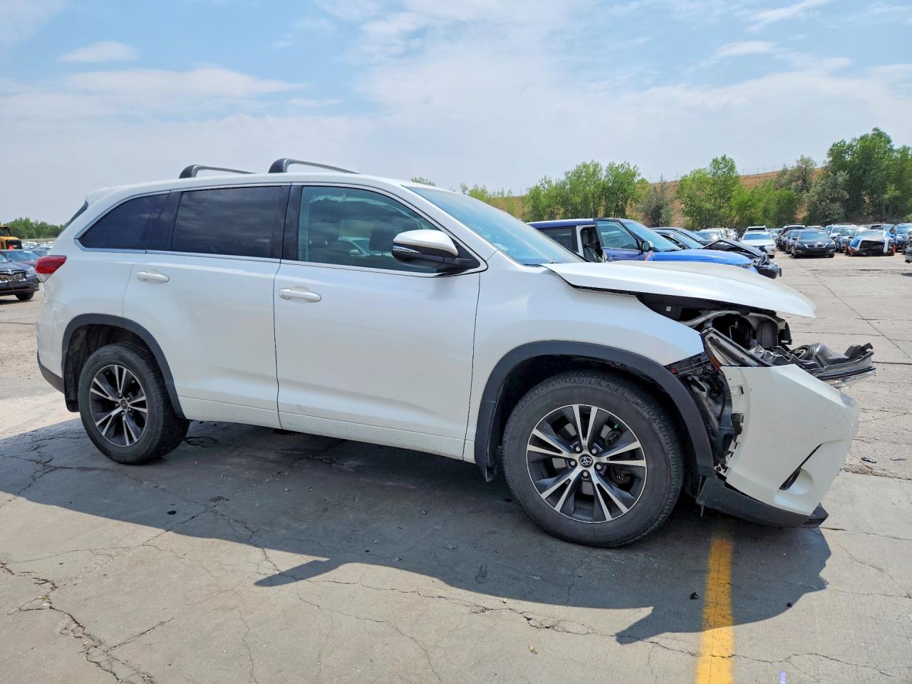 2018 TOYOTA HIGHLANDER LE — снимка 4