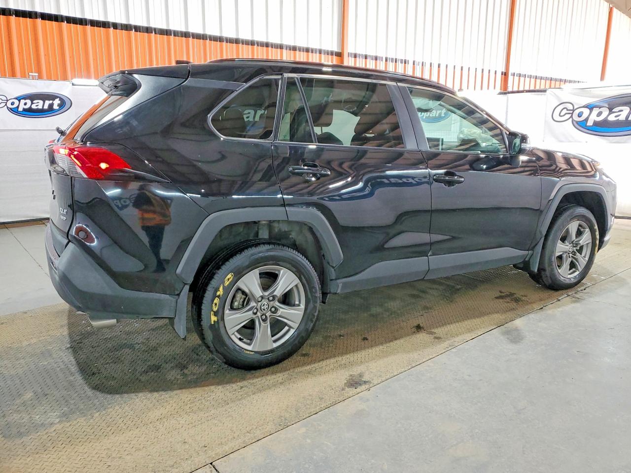 2025 TOYOTA RAV4 XLE — снимка 3
