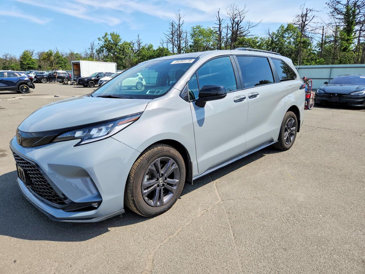 2026 TOYOTA SIENNA XSE