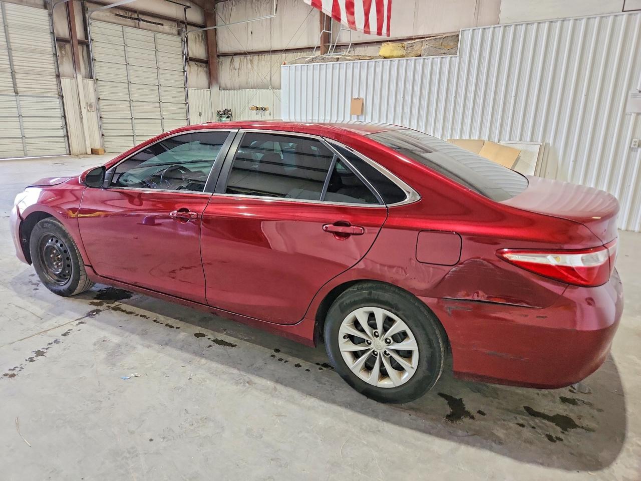 2016 TOYOTA CAMRY LE — снимка 2
