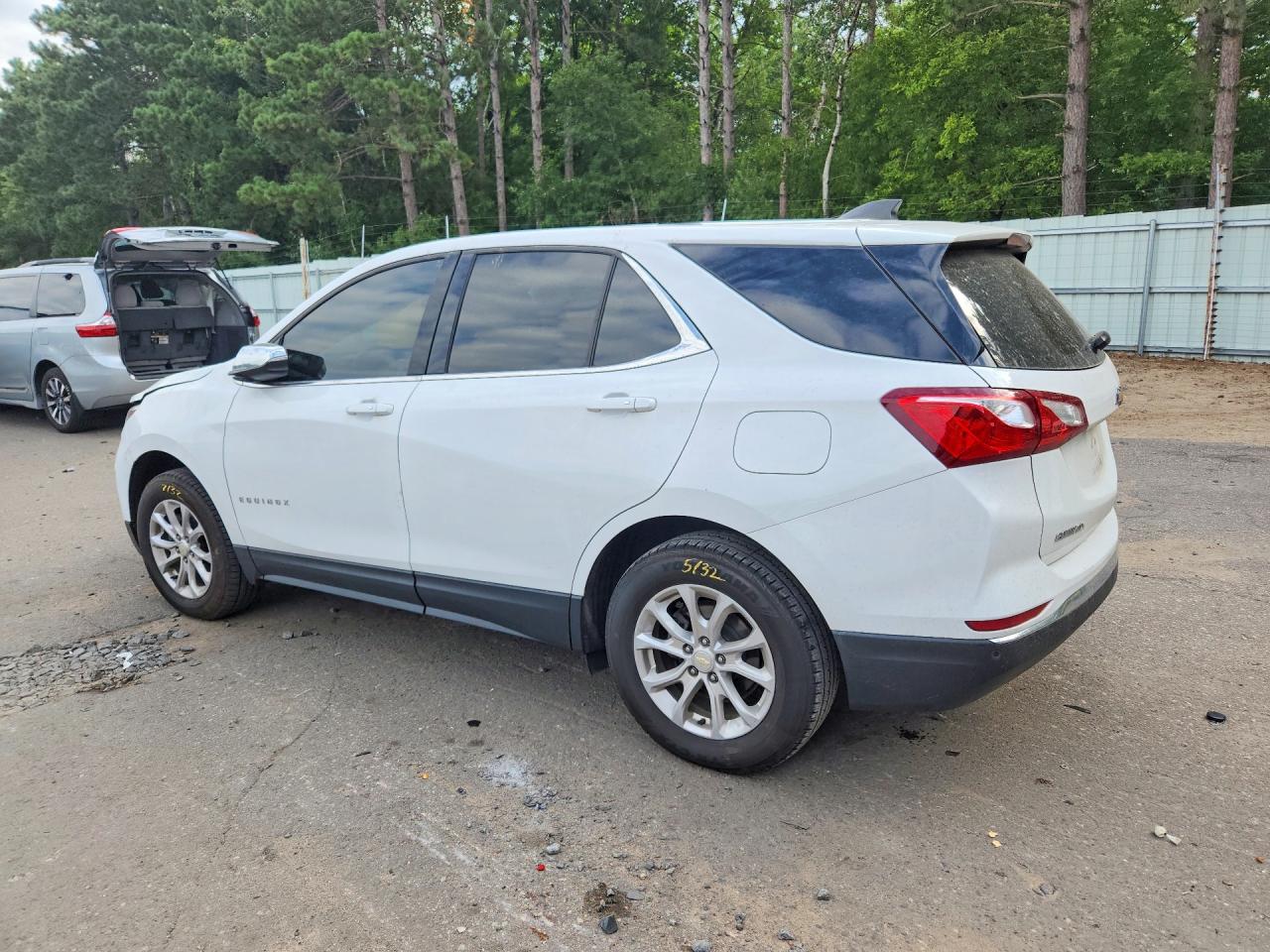 2019 CHEVROLET EQUINOX LT — снимка 2