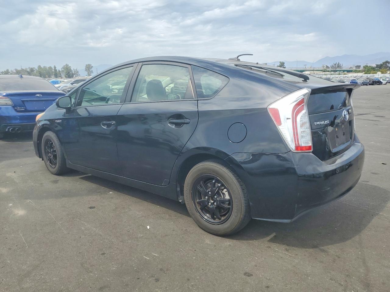 2015 TOYOTA PRIUS FOUR — снимка 2