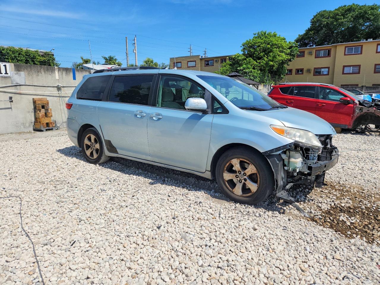 2015 TOYOTA SIENNA LE — снимка 4