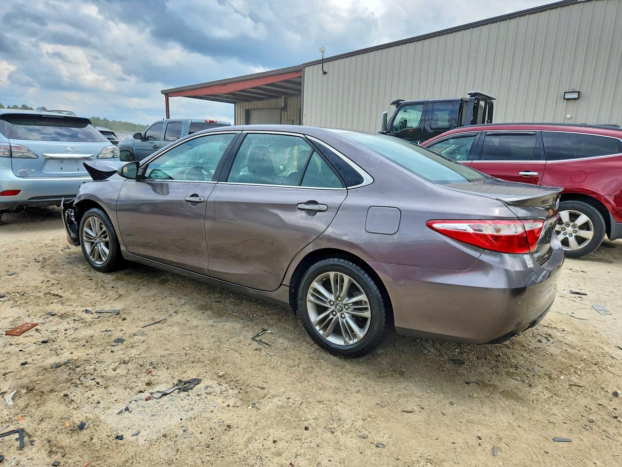 2017 TOYOTA CAMRY SE — снимка 2