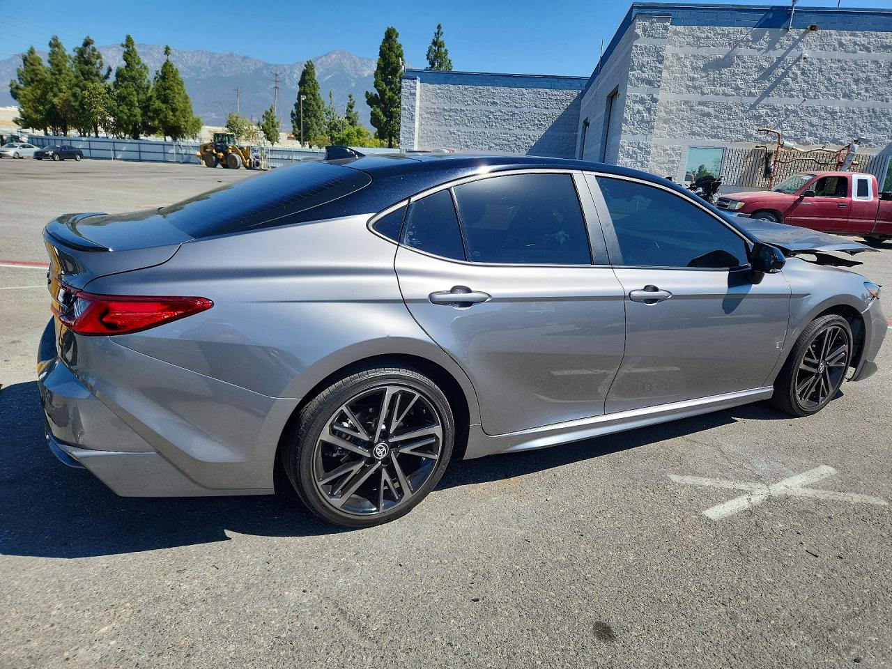2025 TOYOTA CAMRY XSE — снимка 3