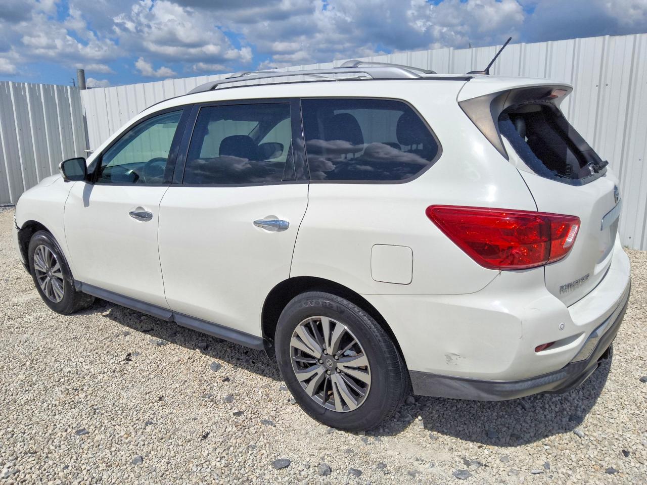 2018 NISSAN PATHFINDER SL — снимка 2