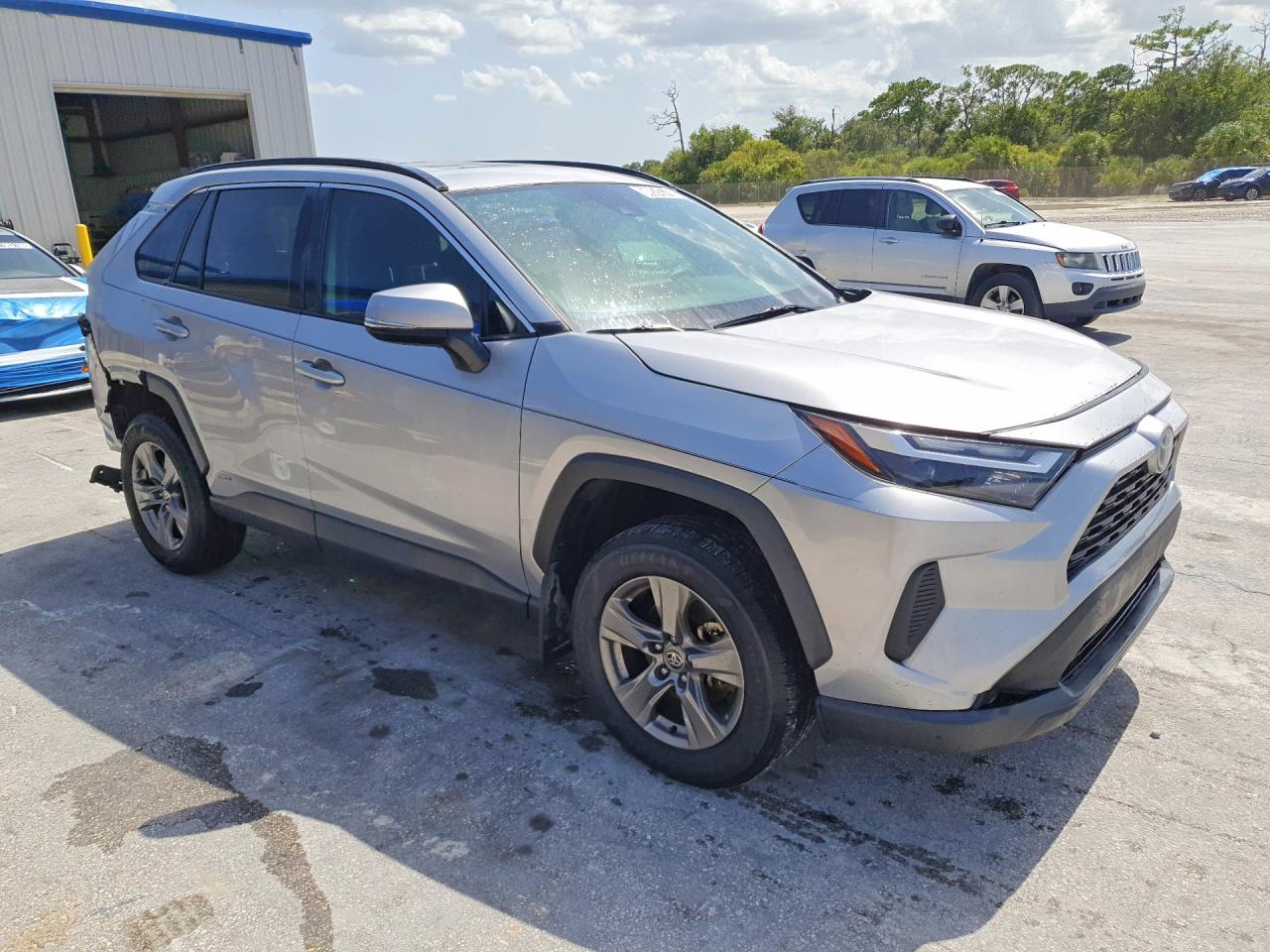 2024 TOYOTA RAV4 HYBRID XLE — снимка 4
