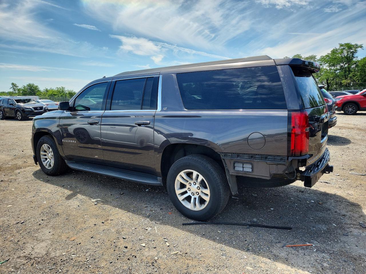 2017 CHEVROLET SUBURBAN K1500 LT — снимка 2