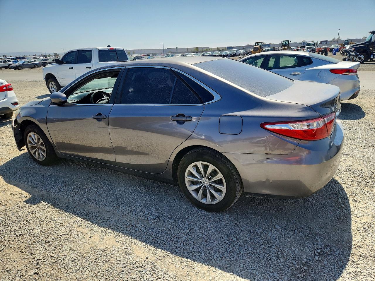 2015 TOYOTA CAMRY LE — снимка 2