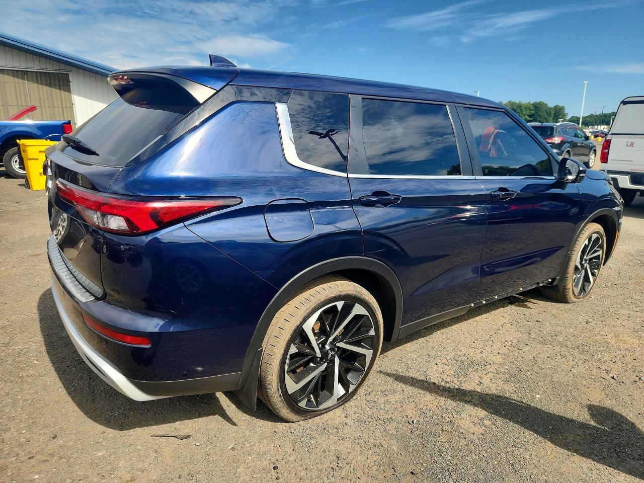 2023 MITSUBISHI OUTLANDER SE — снимка 3