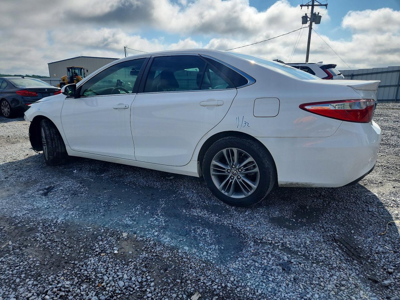 2017 TOYOTA CAMRY SE — снимка 2