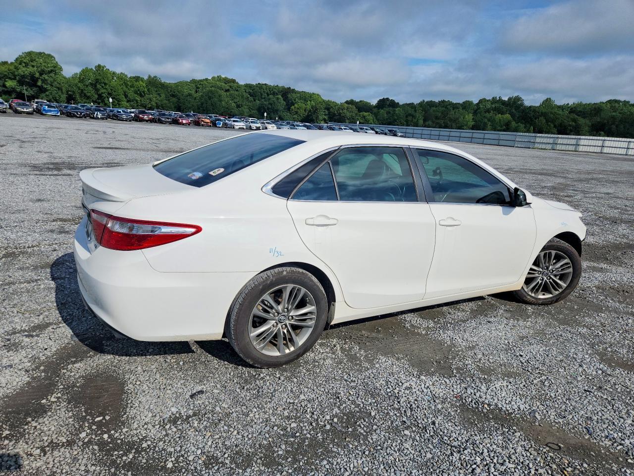2017 TOYOTA CAMRY SE — снимка 3