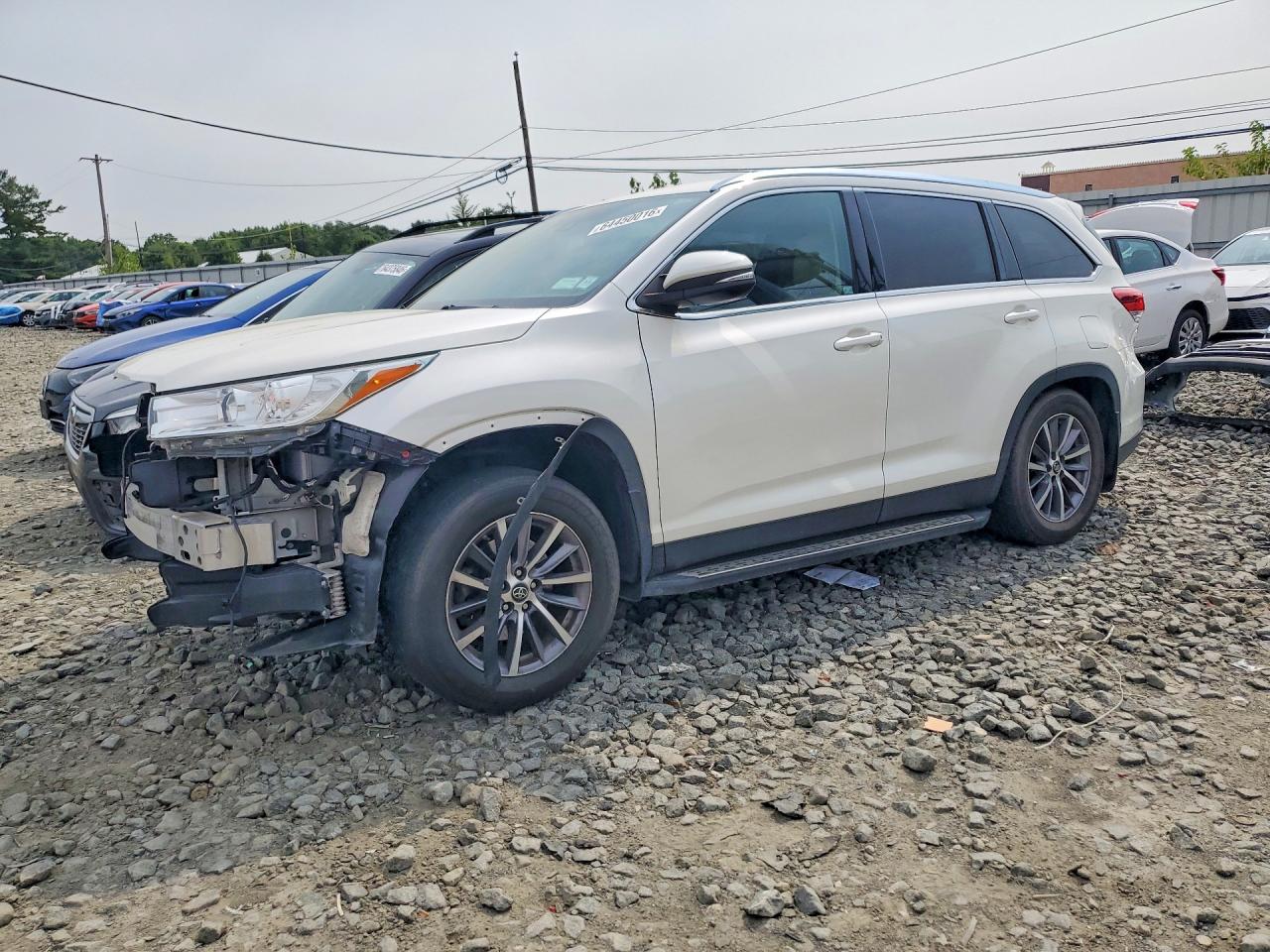 2019 TOYOTA HIGHLANDER XLE