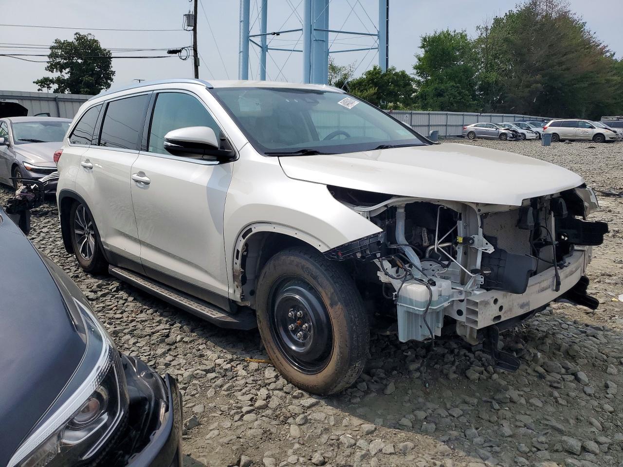 2019 TOYOTA HIGHLANDER XLE — снимка 4