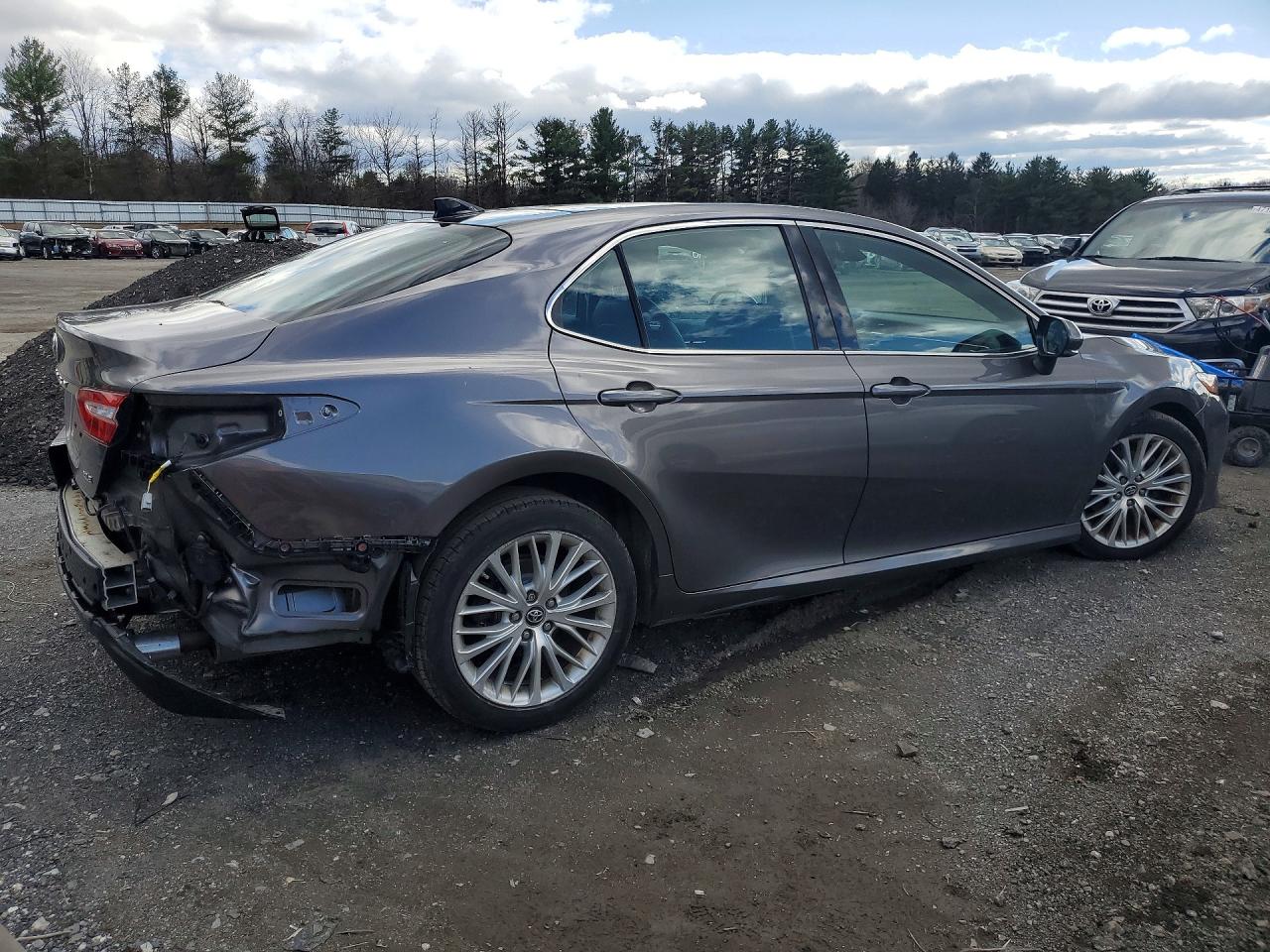 2019 TOYOTA CAMRY XLE — снимка 3