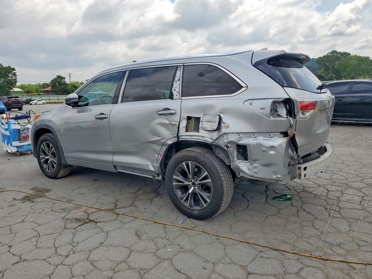 2016 TOYOTA HIGHLANDER XLE — снимка 2