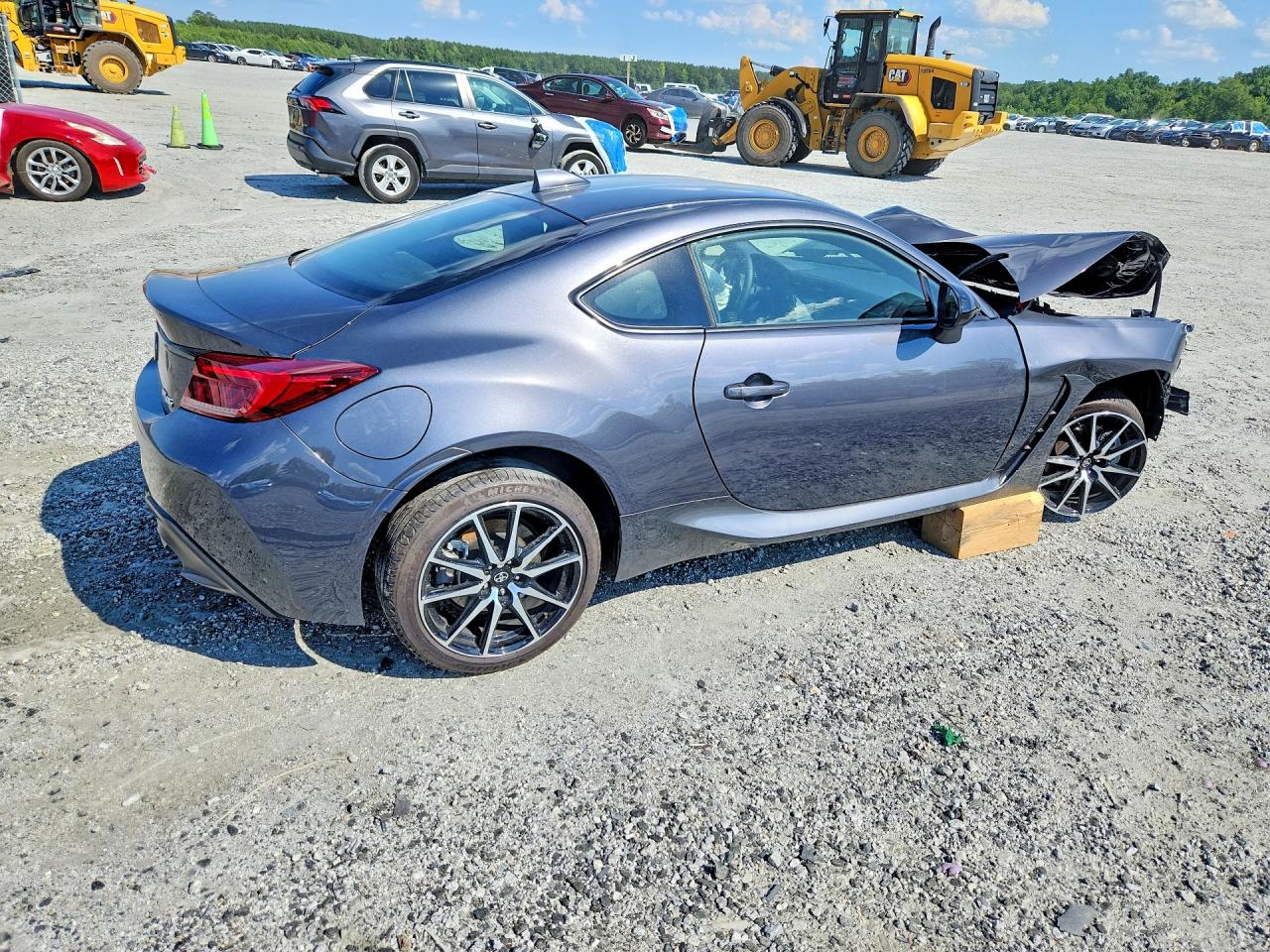 2025 TOYOTA GR86 BASE — снимка 3