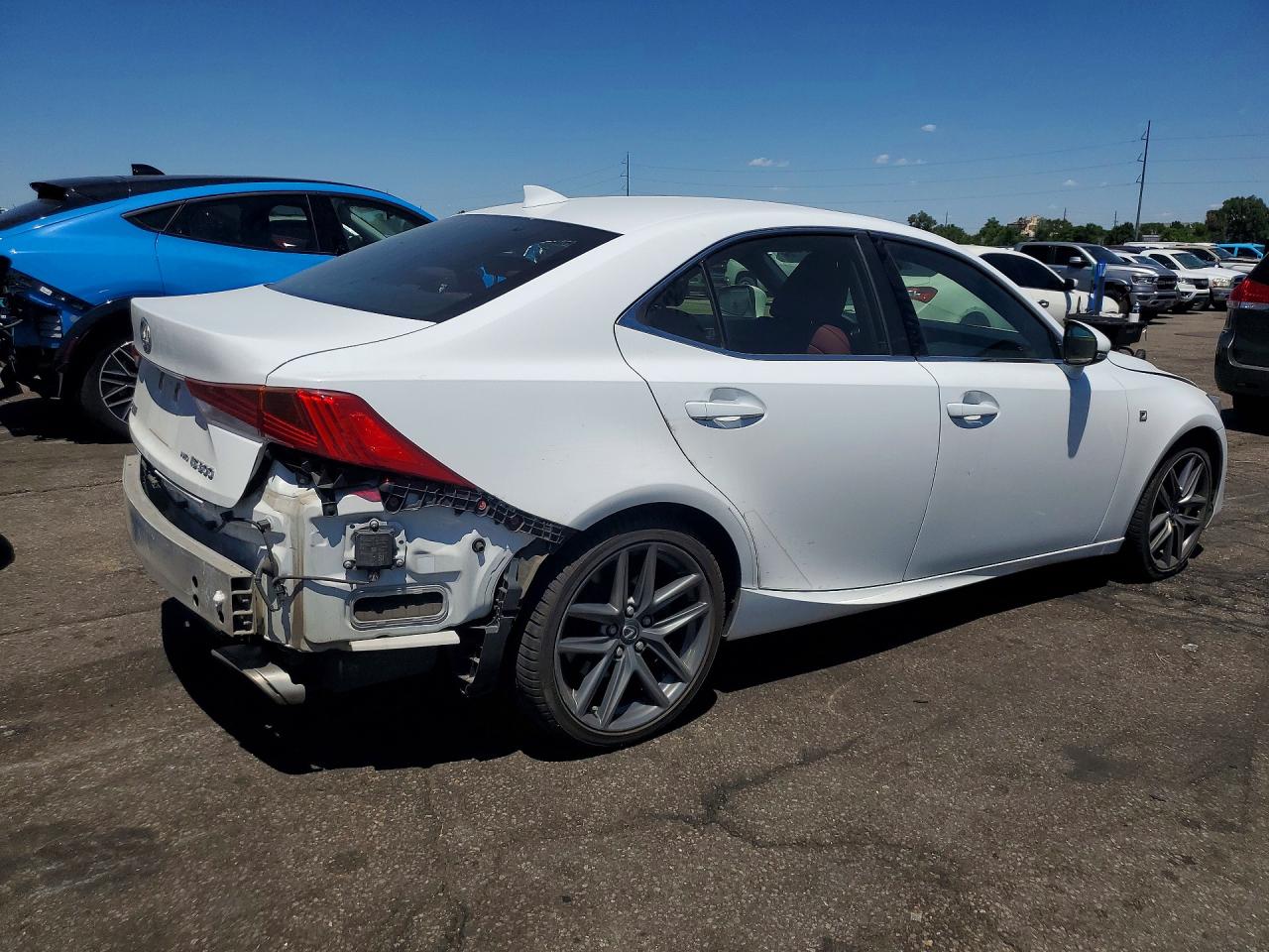 2017 LEXUS IS 300 — снимка 3