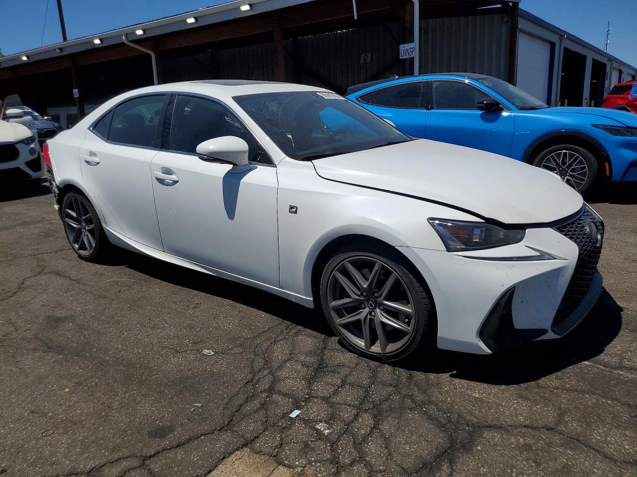 2017 LEXUS IS 300 — снимка 4