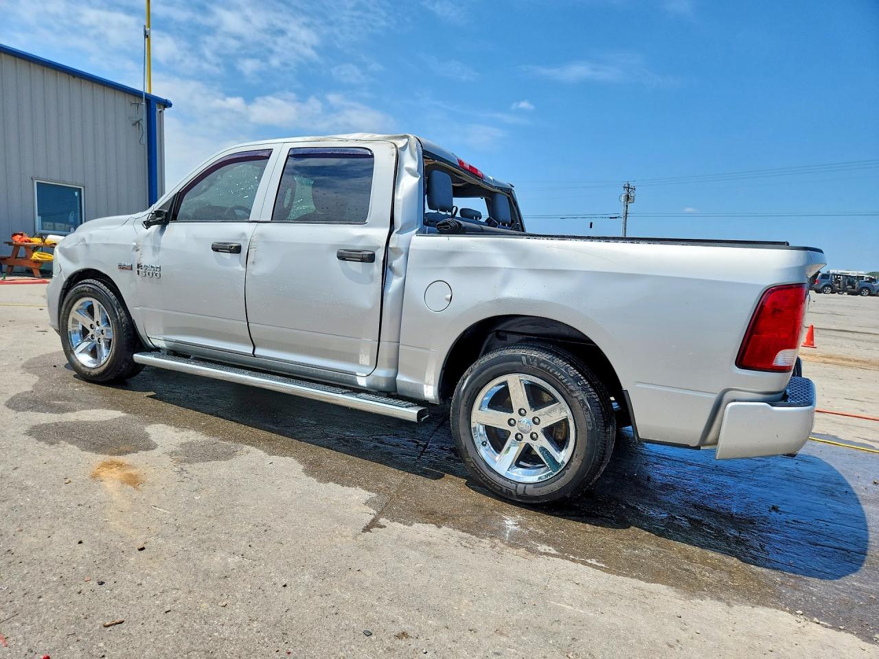 2017 RAM 1500 ST — снимка 2