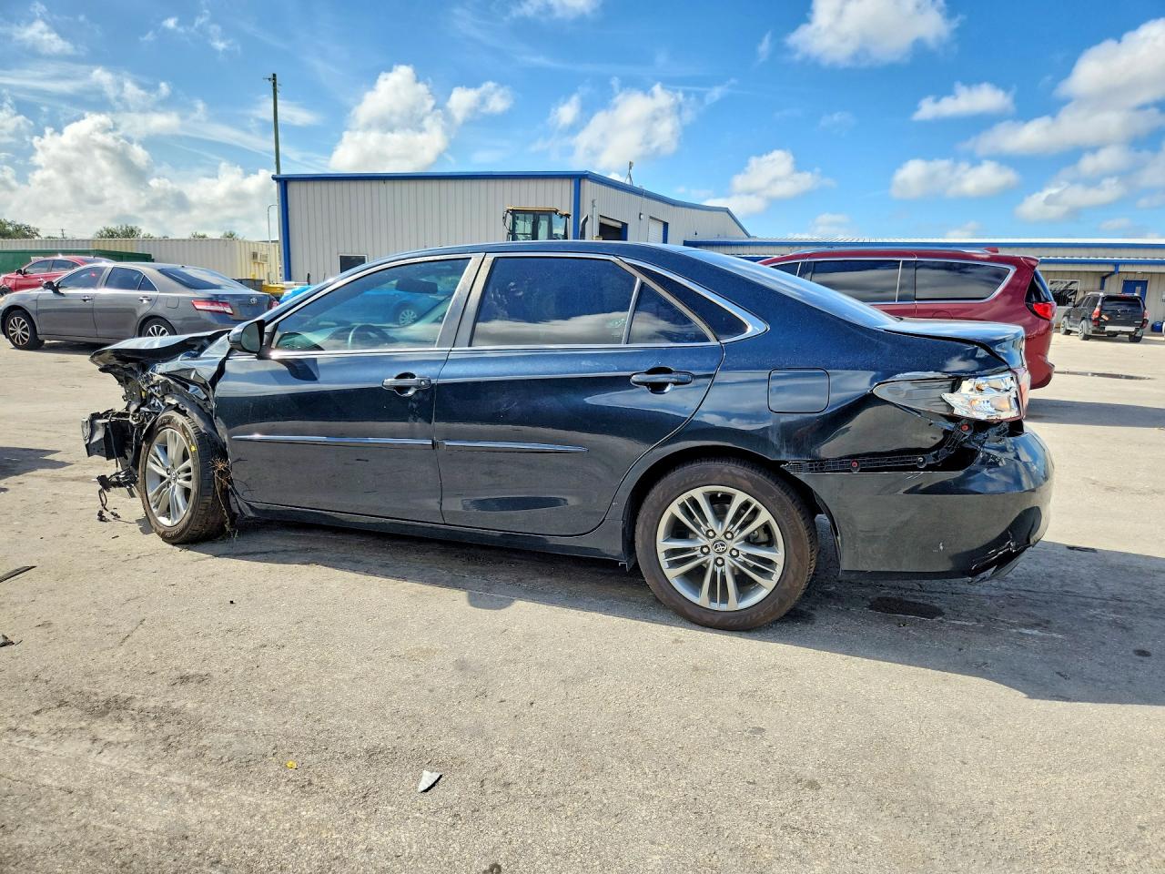 2017 TOYOTA CAMRY SE — снимка 2