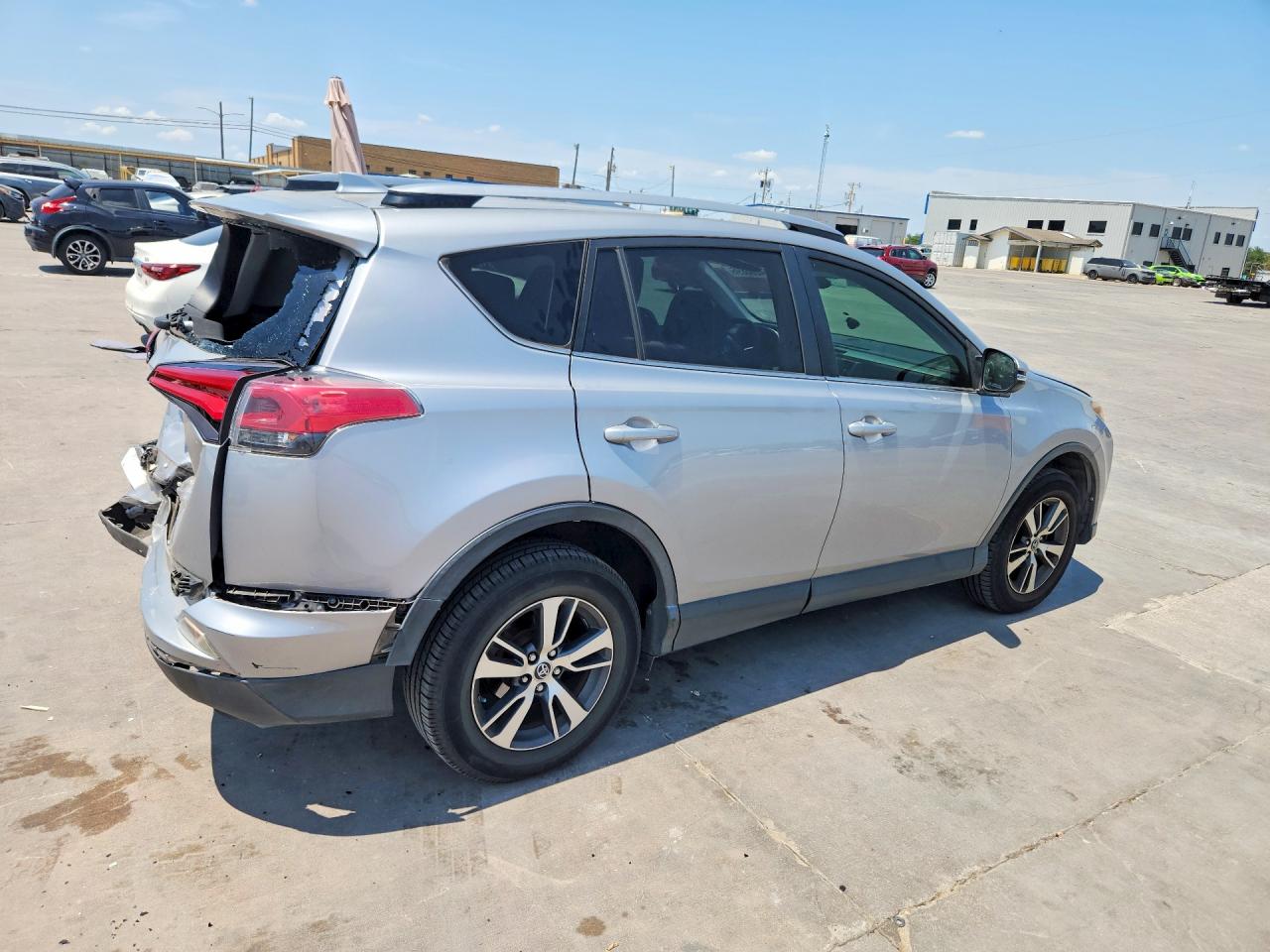 2018 TOYOTA RAV4 XLE — снимка 3