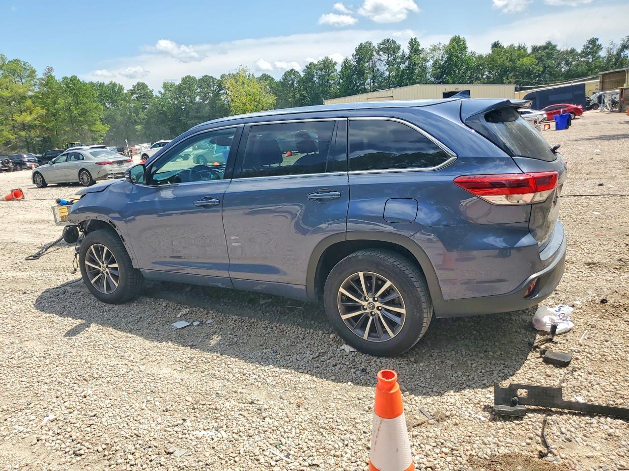 2018 TOYOTA HIGHLANDER XLE — снимка 2