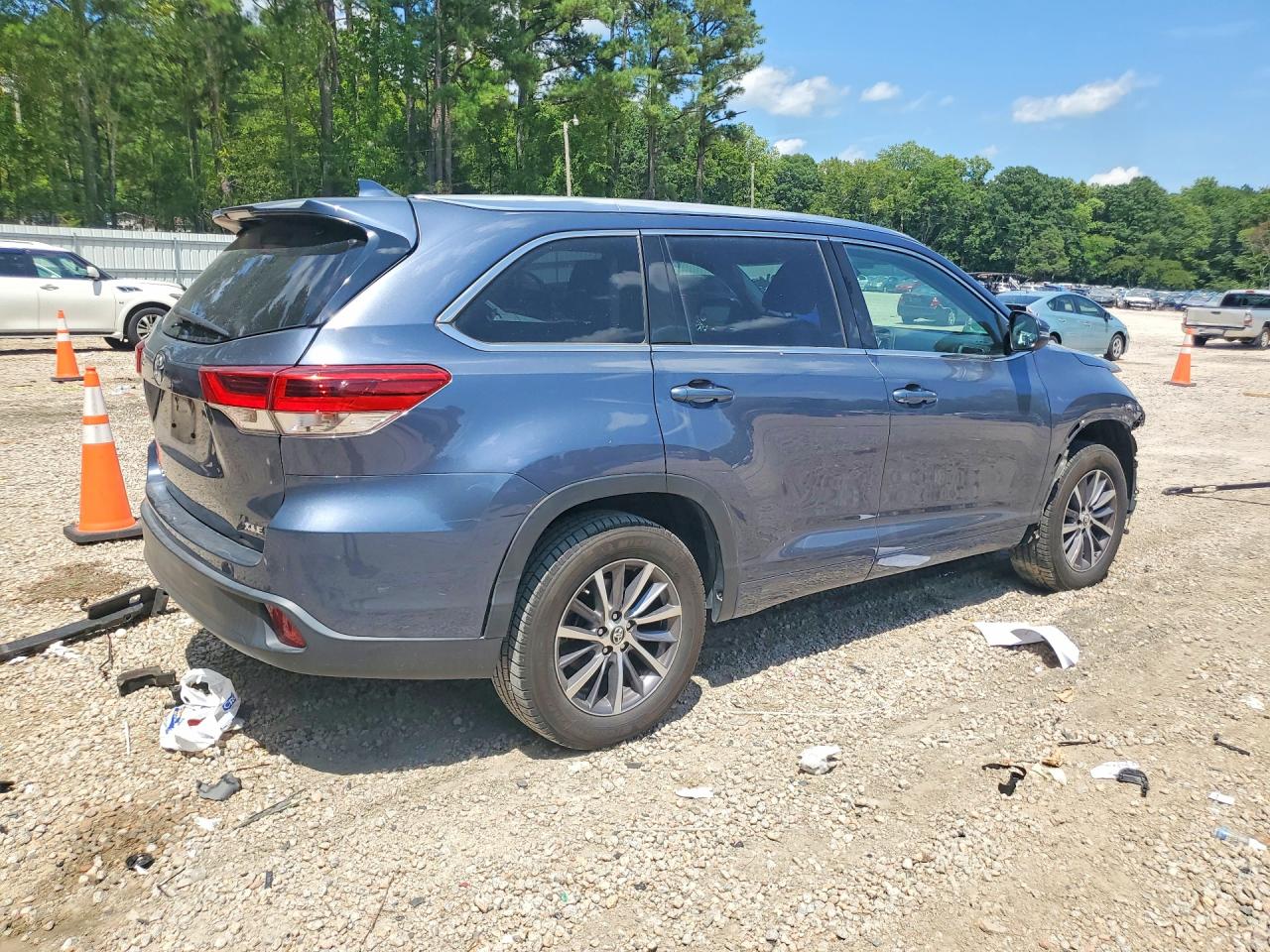 2018 TOYOTA HIGHLANDER XLE — снимка 3