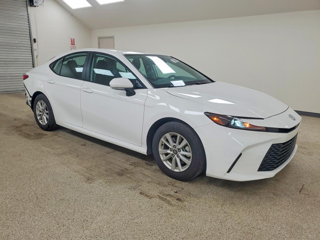 2026 TOYOTA CAMRY LE — снимка 4